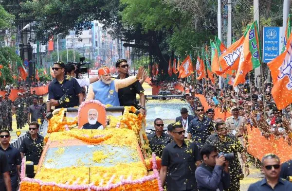 सूरत और वाराणसी दौरे पर प्रधानमंत्री नरेंद्र मोदी, करोड़ों की योजनाओं की देंगे सौगात