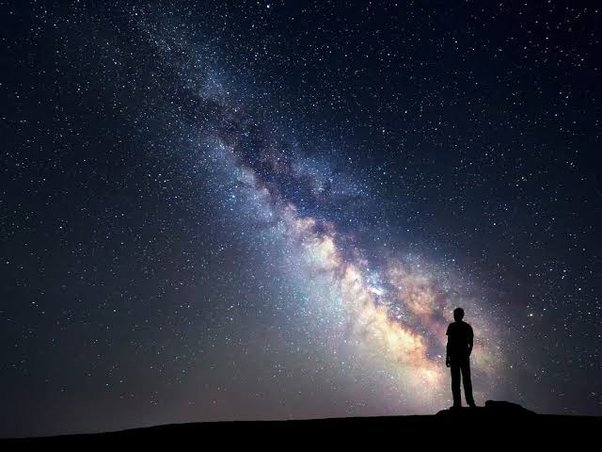 यदि ब्रह्मांड तारों से भरा है, तो अंतरिक्ष काला क्यों है?
